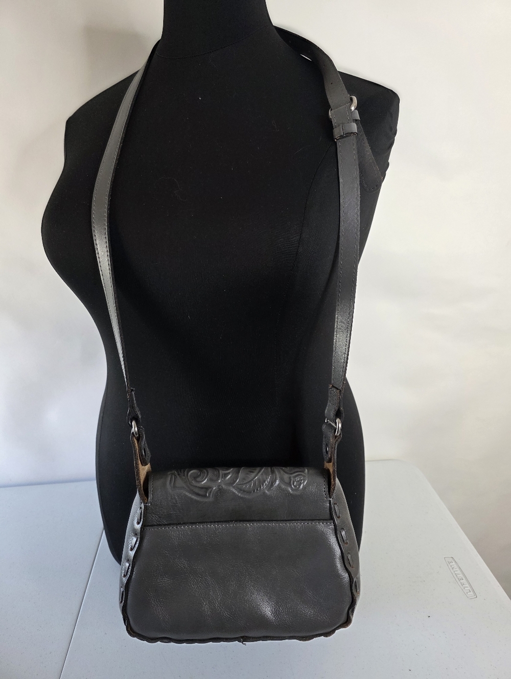Patricia Nash Metallic Gray Tooled Leather Crossbody Bag - Picture 4 of 15